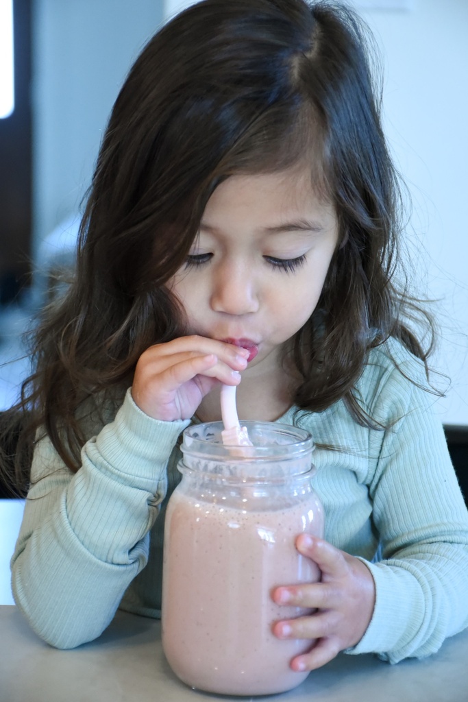 Silicone Straws 6 Pack  w. Cleaning Brush